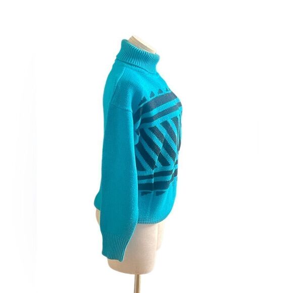 Chic Vintage Blue Abstract Chunky Turtleneck Sweater - Picture 3 of 3
